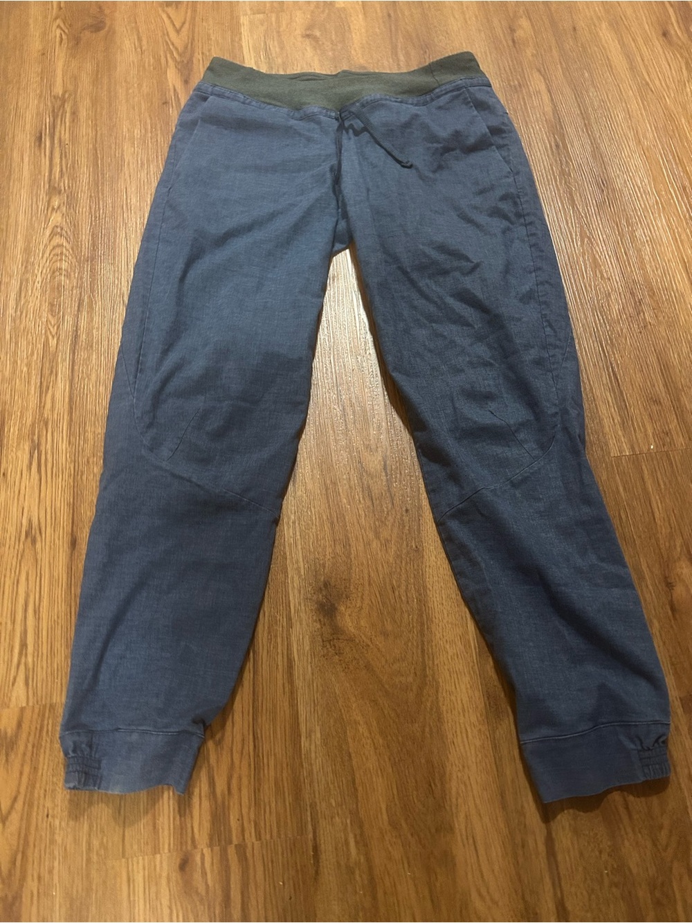 Patagonia Men's Navy Blue Drawstring Joggers